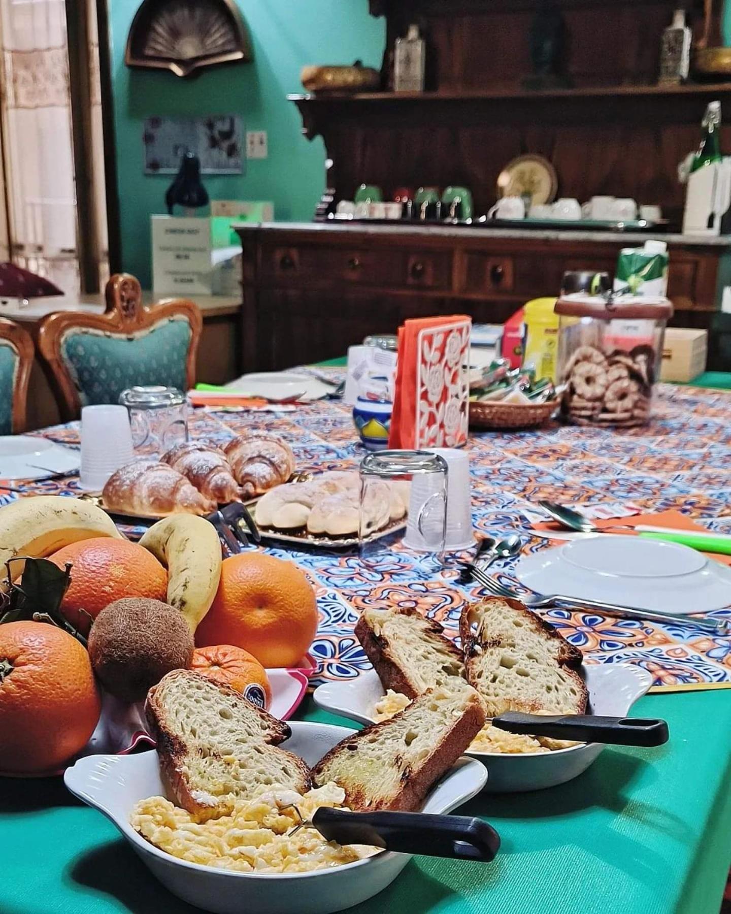 Vittorio Emanuele Rooms Di Prinzi パレルモ エクステリア 写真